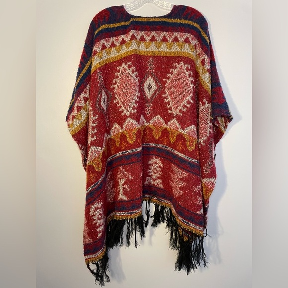 Forever 21 Women's Poncho Western Aztec Fringe Red Blue Gold White One Size EUC - Picture 10 of 16